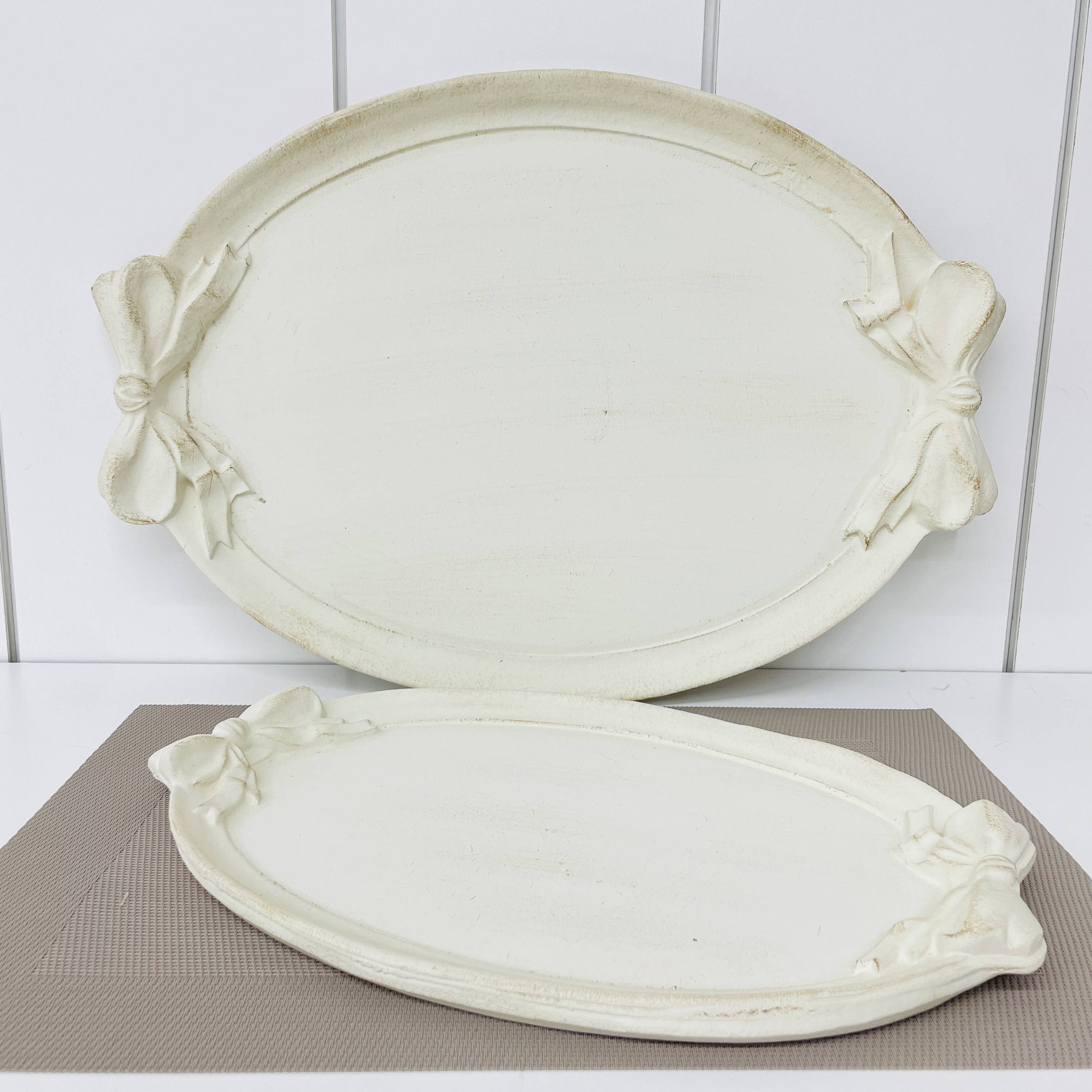 Vassoio in legno fiocco